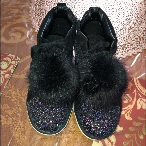 Kid Shoes - Picture 2 of 3